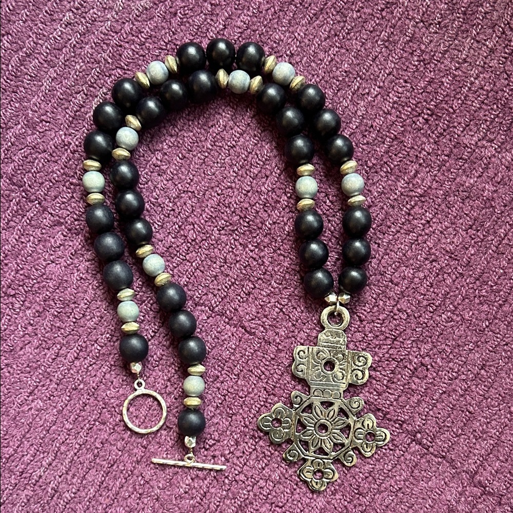 Chic Black and Silver Beaded Necklace